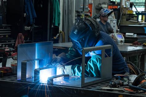 qualifications for metal fabricators